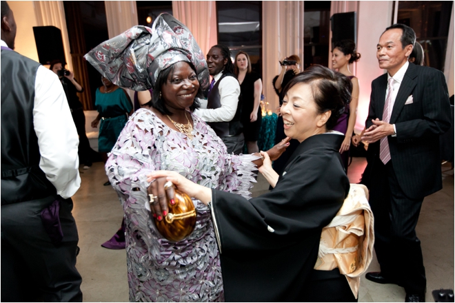 bride's and groom's mothers dancing