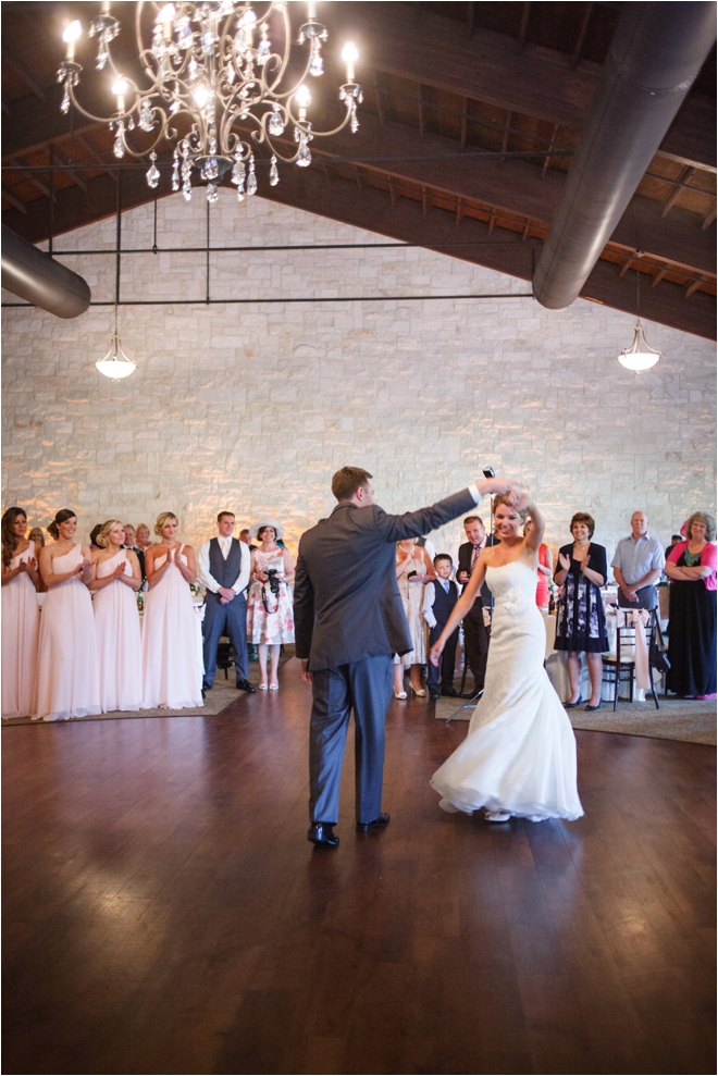 Pink and Gray Briscoe Manor Wedding by Lindsay Elizabeth Photography