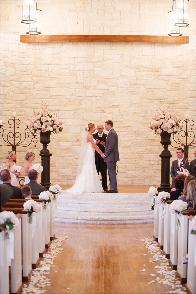 Pink and Gray Briscoe Manor Wedding by Lindsay Elizabeth Photography