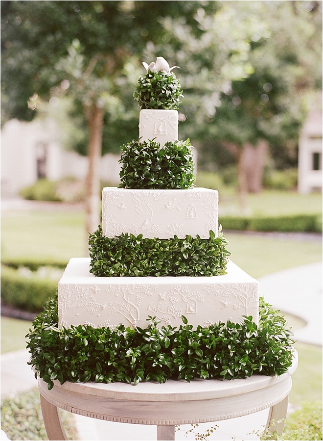 Green-and-White-Wedding-Cake