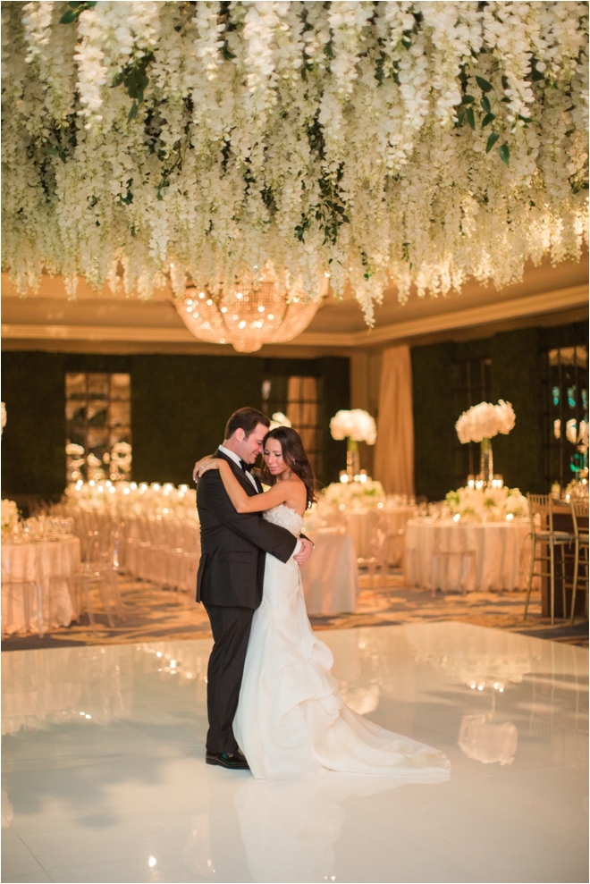 Bride-and-Groom-First-Dance