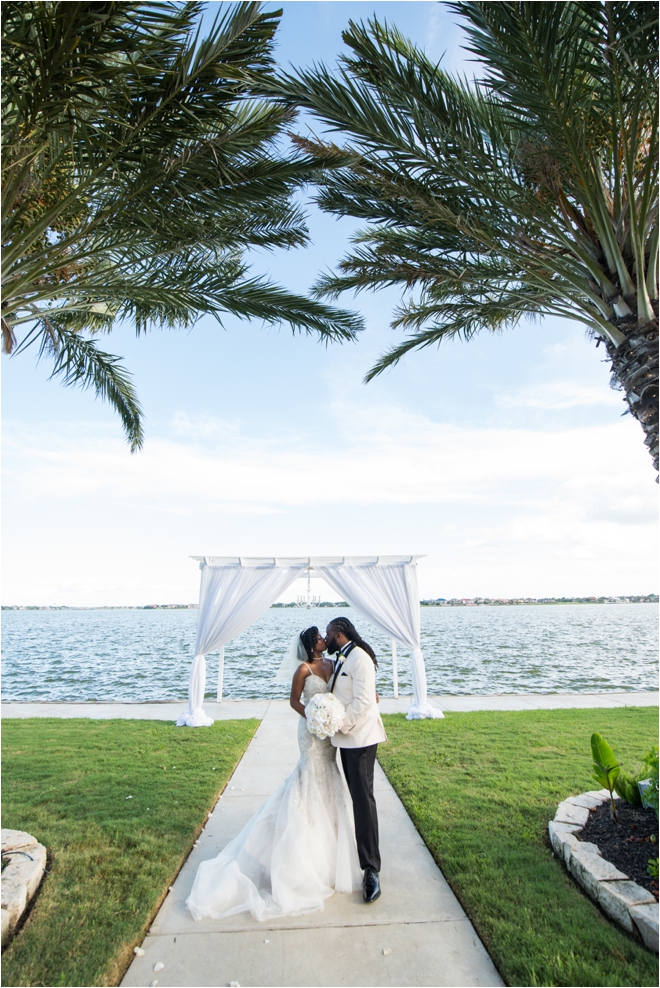 Oralia&Timothy-N2Photography-WatersEdgeVenue-Susie'sCakes-HIRES2280