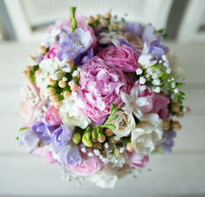 12 Gorgeous Bridal Bouquets In Full Bloom