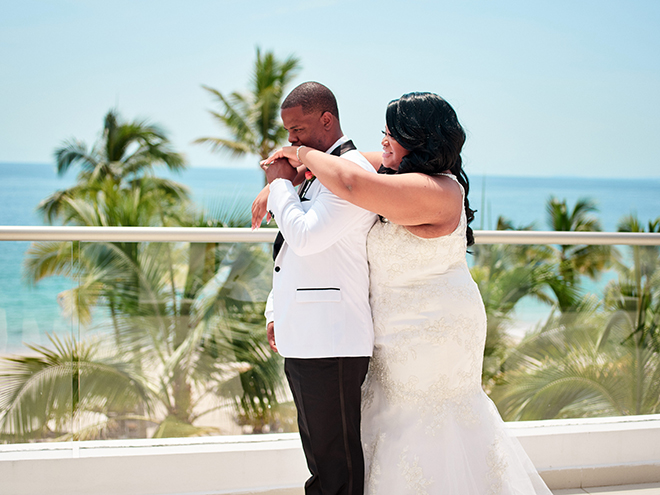 beach destination wedding, Mexico, Puerto Vallarta, summer wedding, bride and groom, first look