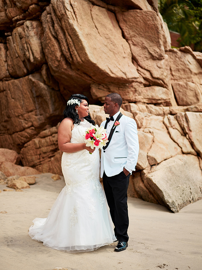 destination beach wedding, Mexico, Puerto Vallarta, summer wedding, bridal photography, wedding protraits