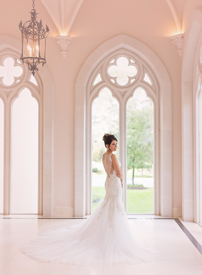 houston wedding, chateau cocomar, bridal portraits, wedding photography, bride, wedding dress with train, luxe chateau cocomar wedding