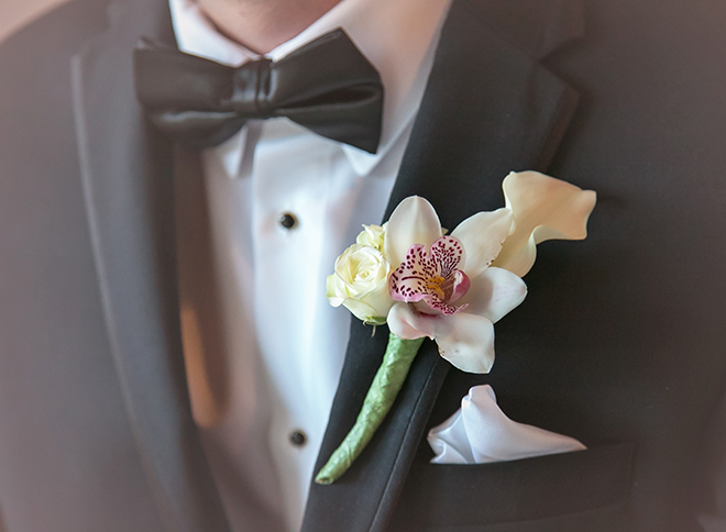 houston wedding, chateau cocomar, groom, boutonniere, groom attire, luxe chateau cocomar wedding