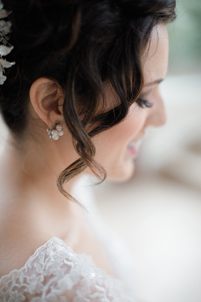 ashton gardens wedding, bridal jewelry, pearl earrings, bridal portrait, wedding photography