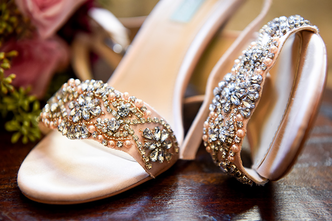 rustic autumn wedding, briscoe manor, kiss and makeup houston, bejeweled wedding sandals, blush shoes