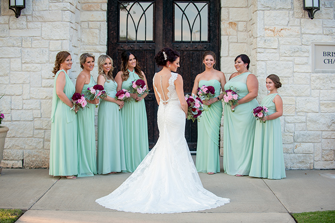 rustic autumn wedding, briscoe manor, kiss and makeup houston, outdoor wedding ceremony, bridemaids, bridal party, seafoam green bridesmaids dresses, burgundy and pink bouquets