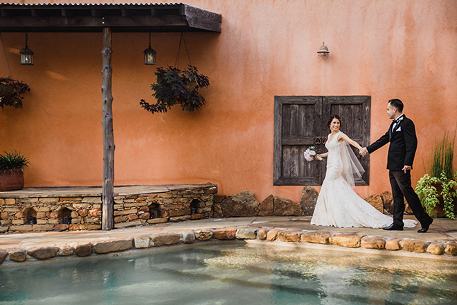 Eri Reyna photography outdoor couple portrait pool