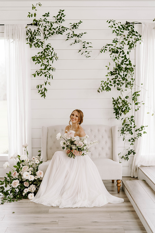 bridal portraits, houston wedding photographer, farmhouse, chic, boho wedding, country chic, greenery backdrop, bridal hair, bridal makeup, emily figurelli