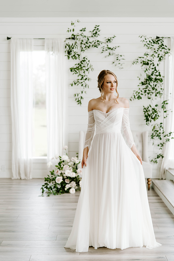 bridal portraits, wedding dress, tulle gown, greenery, eucalyptus, garland, bouquet, flowers, boho, farmhouse chic