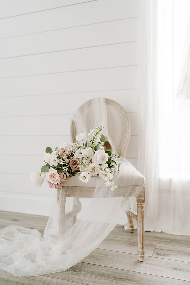 bridal bouquet, detail wedding photography, wedding rentals, tulle, linens, wedding, texas wedding