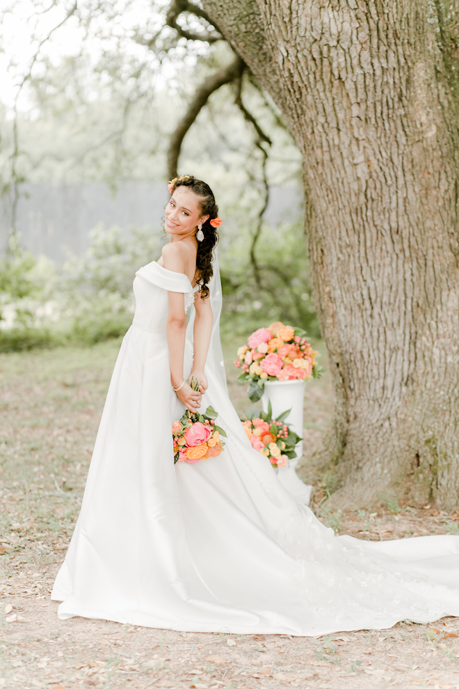 chinoiserie themed, houston, wedding photography, amy maddox, photography, wedding venue, sandlewood manor, samantha's artistry, styled shoot, pink, red, orange, bridal portrait, wedding dress