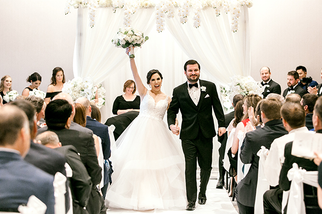 bride, groom, wedding flowers, jewish ceremony, plants n petals, hotel zaza memorial city, chuppah