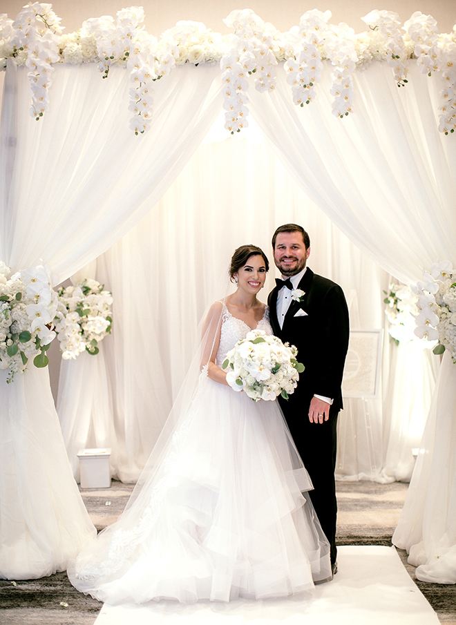 bride, groom, wedding flowers, jewish ceremony, plants n petals, hotel zaza memorial city, chuppah