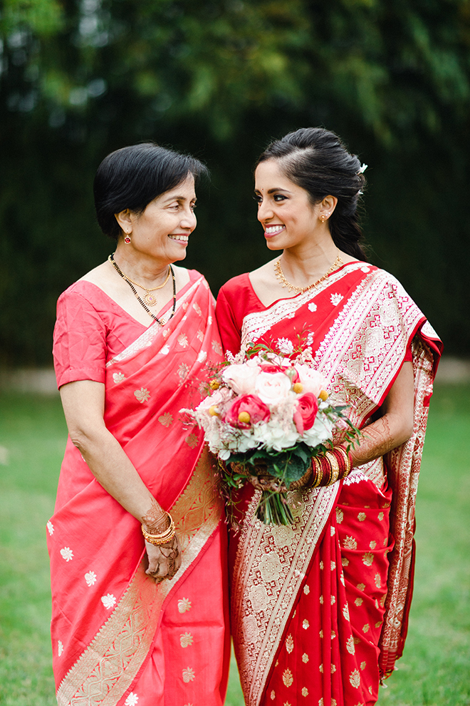 colorful, multicultural, wedding, sari, bride, wedding photography, wedding bouquet, dream bouquet