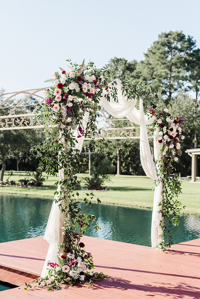 garden wedding, kemah gardens, houston, venue, outdoor ceremony, water front, wedding venue, blush, pink, white, flowers