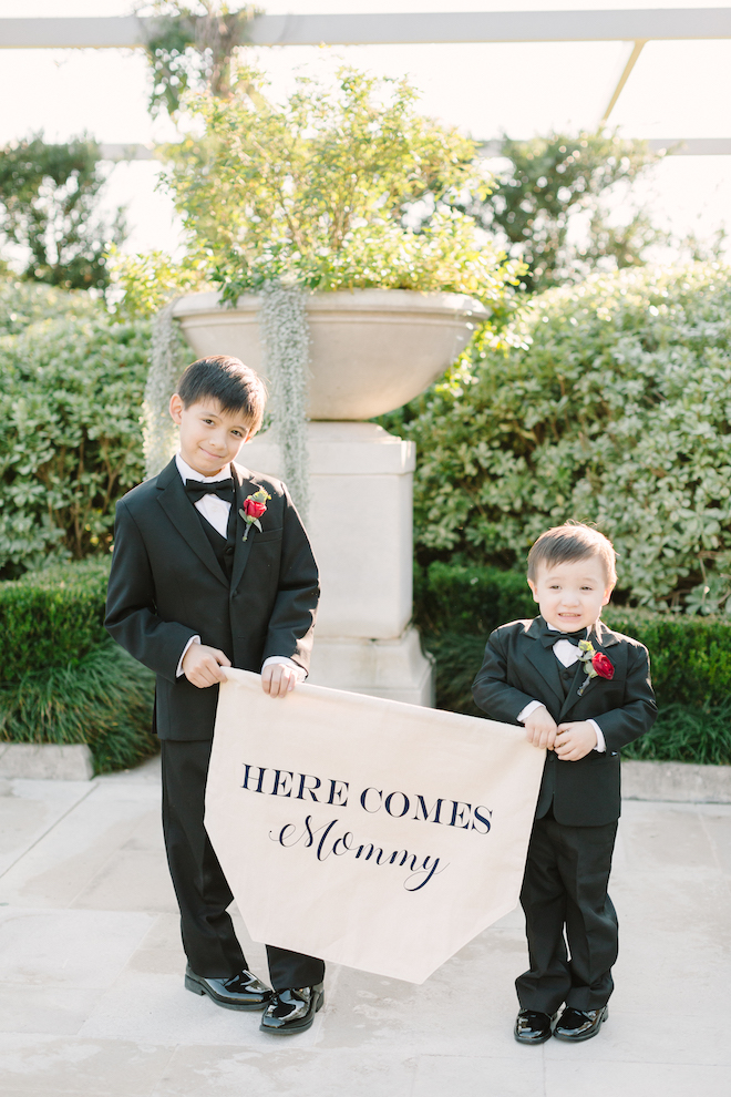 wedding signage, kids in weddings, wedding photography, houston wedding photographer, kate elizabeth photography