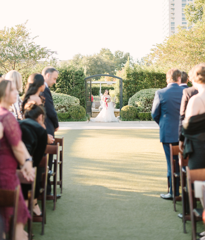 outdoor ceremony, garden wedding venue, wedding photography, houston wedding photographer, kate elizabeth photography