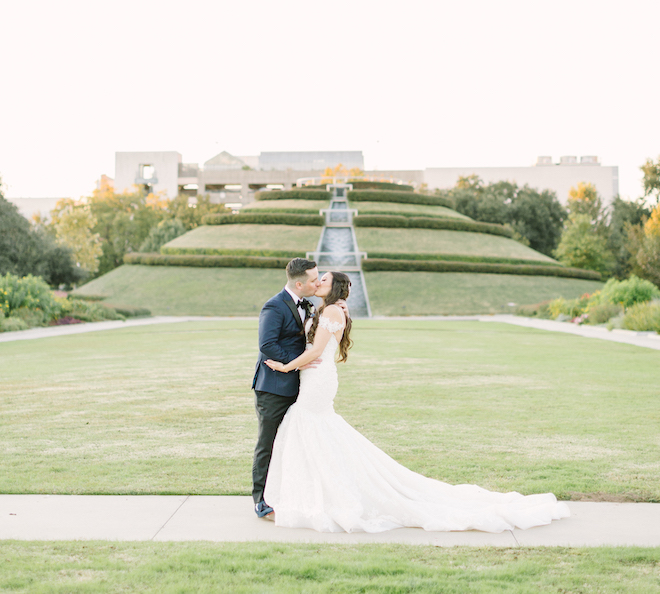 kate elizabeth photography, bride, groom, outdoor photos, garden