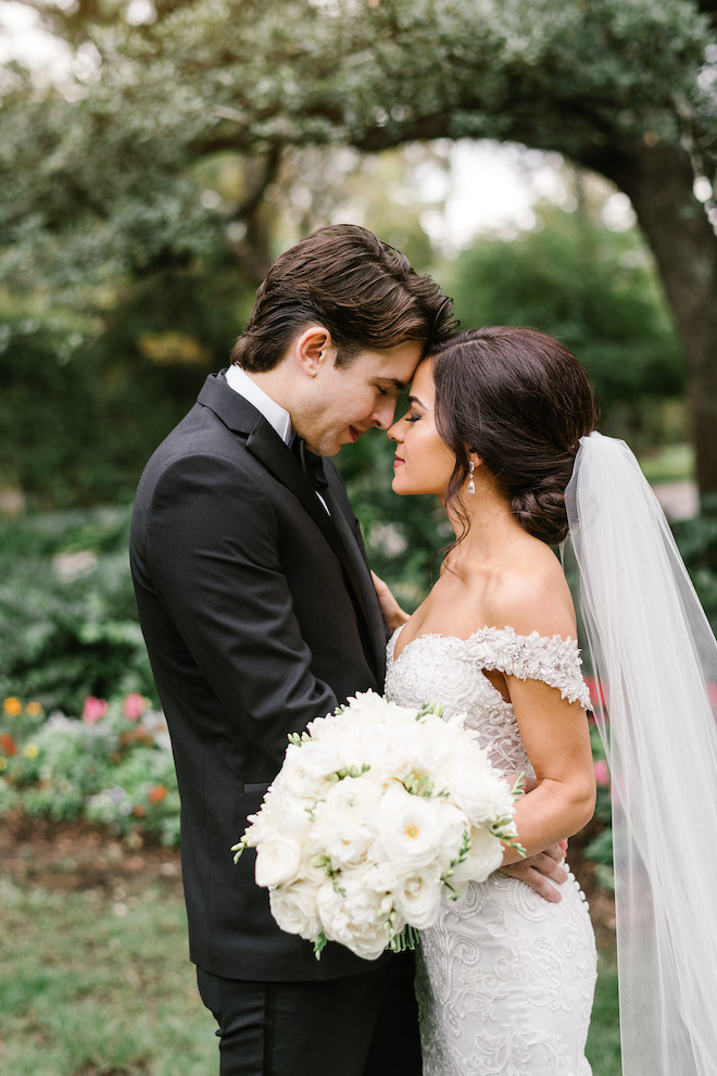 couple portrait, bride, groom, bridal bouquet, white, timeless, elegant, romantic