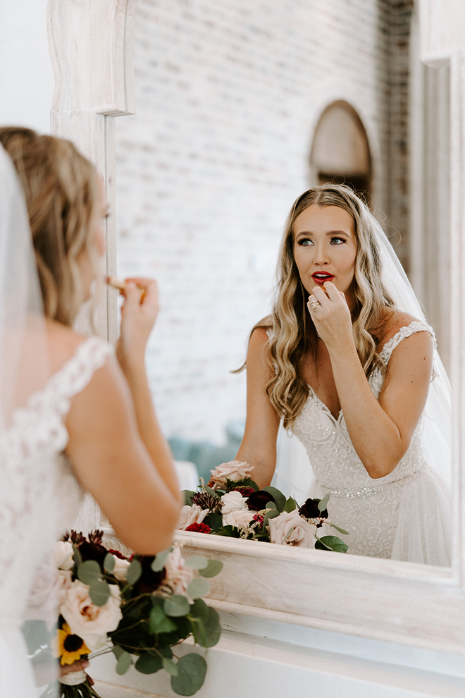 getting ready, bride, bridal suite, wedding photography, wedding shots, wedding moments, wedding makeup, bride, bridal hair, blonde, emily figurelli photography