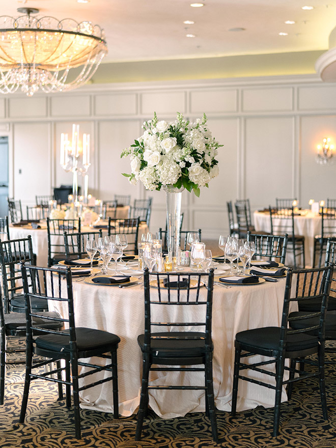 classic wedding, white, gold, black, tall, florals, floral centerpieces, reception decor, roses, hotel zaza, stephania campos, black chiavari