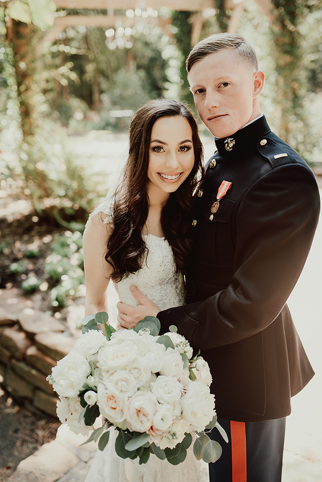 bride, groom, marine's, bridal gown, bridal bouquet, bride and groom portraits, outdoors, big sky barn