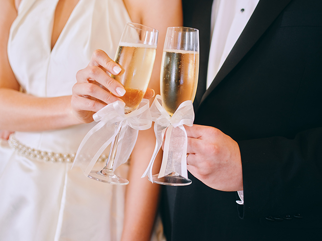 bride, groom, champagne glasses