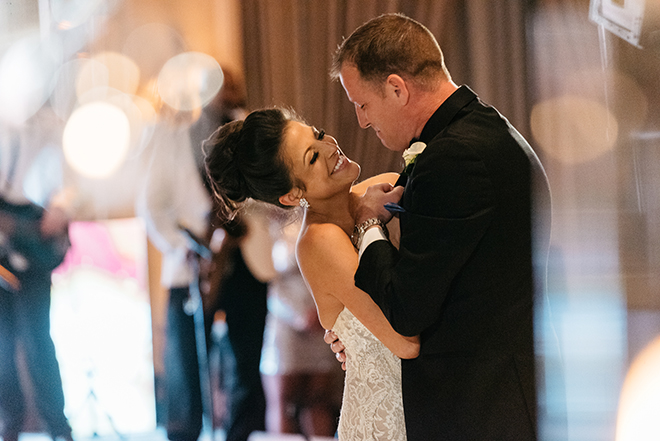 first dance, bride, groom, romantic