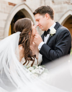 White, Blush and Gold Wedding at The Petroleum Club of Houston