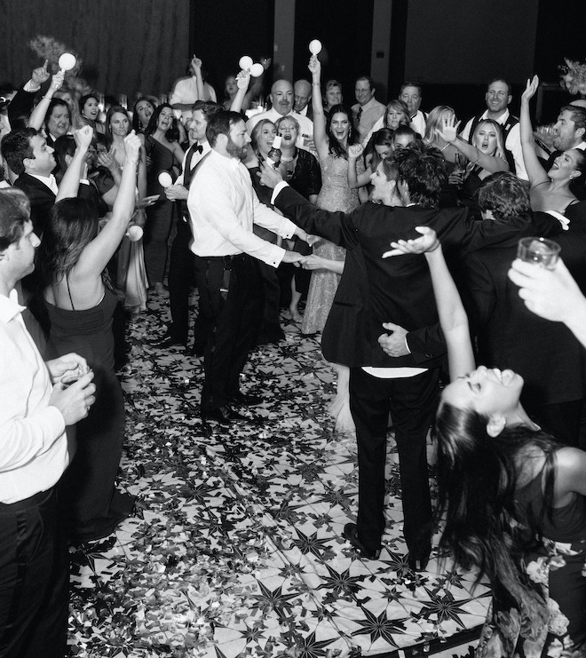 The wedding party dancing on the dance floor for the "final dance."