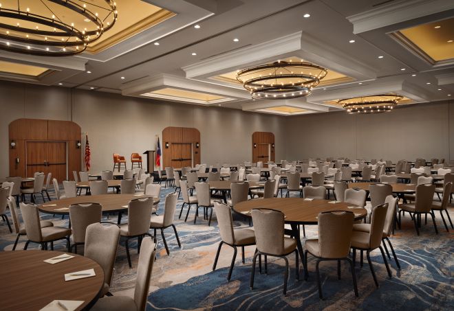 The Plaza San Antonio Hotel's spacious and modern ballroom.