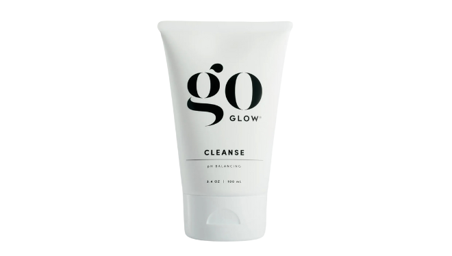 For pre-wedding spray tan apply the goGLOW CLEANSE to prep skin.