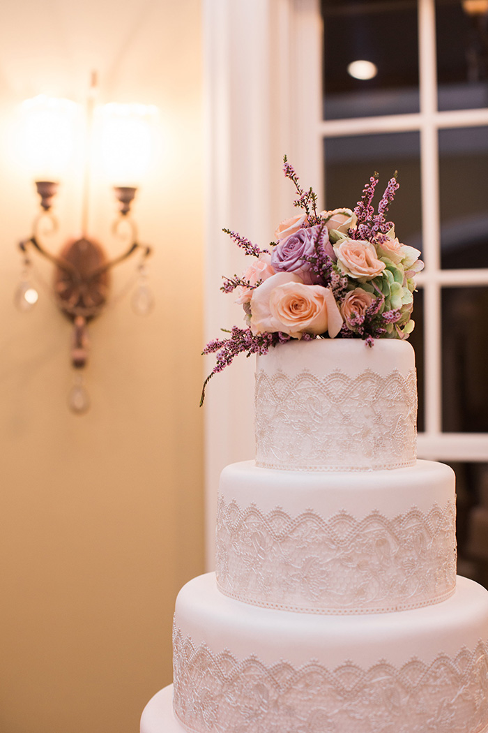 F. Scott Fitzgerald Inspired Styled Shoot for Weddings in Houston - Photo: Kelly Hornberger